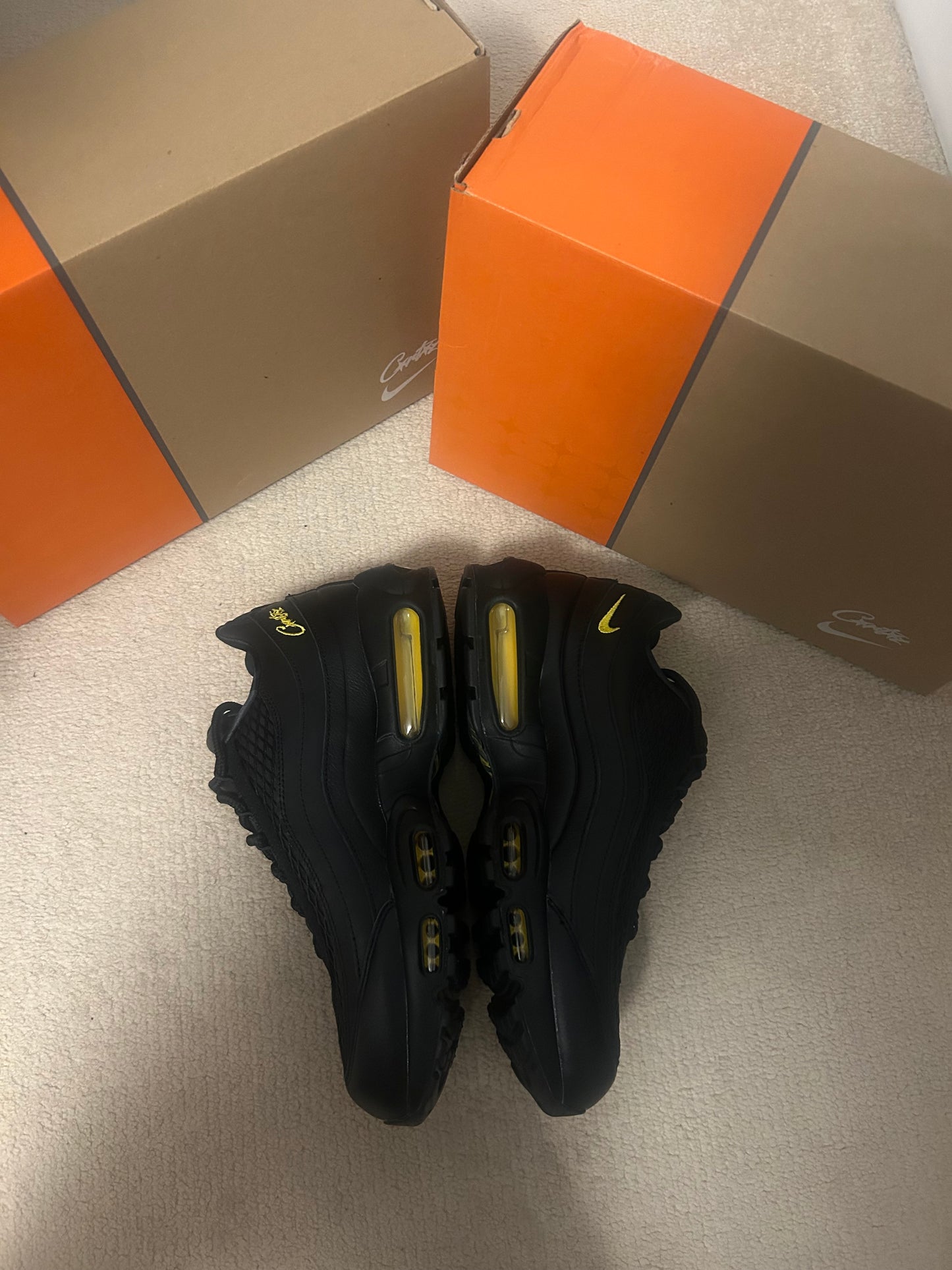 Corteiz 95s honey black