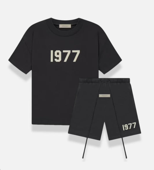 Essentials 1977 short set (black)