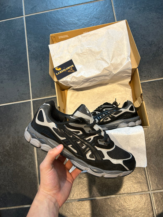 ASICS NYC (graphite black)